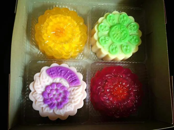 Snapdishの料理写真:jelly moon cakes|CHUENCHAIさん