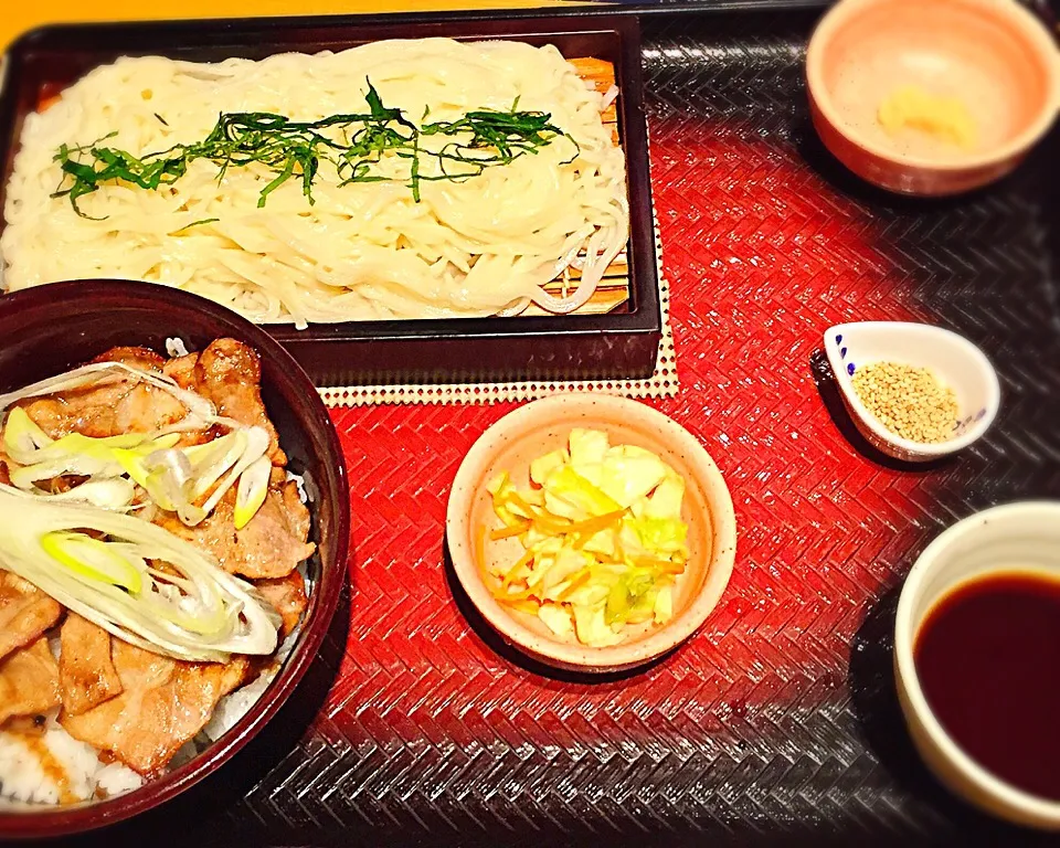 もろみ漬け炭火焼き豚ご飯と稲庭風うどん（山口出張編15）|ち〜おんさん