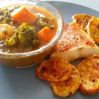 Snapdishの料理写真:Potato,  carrot,  kale soup.  Baked cod fish and baked potato chips.|Mujer Maravillaさん