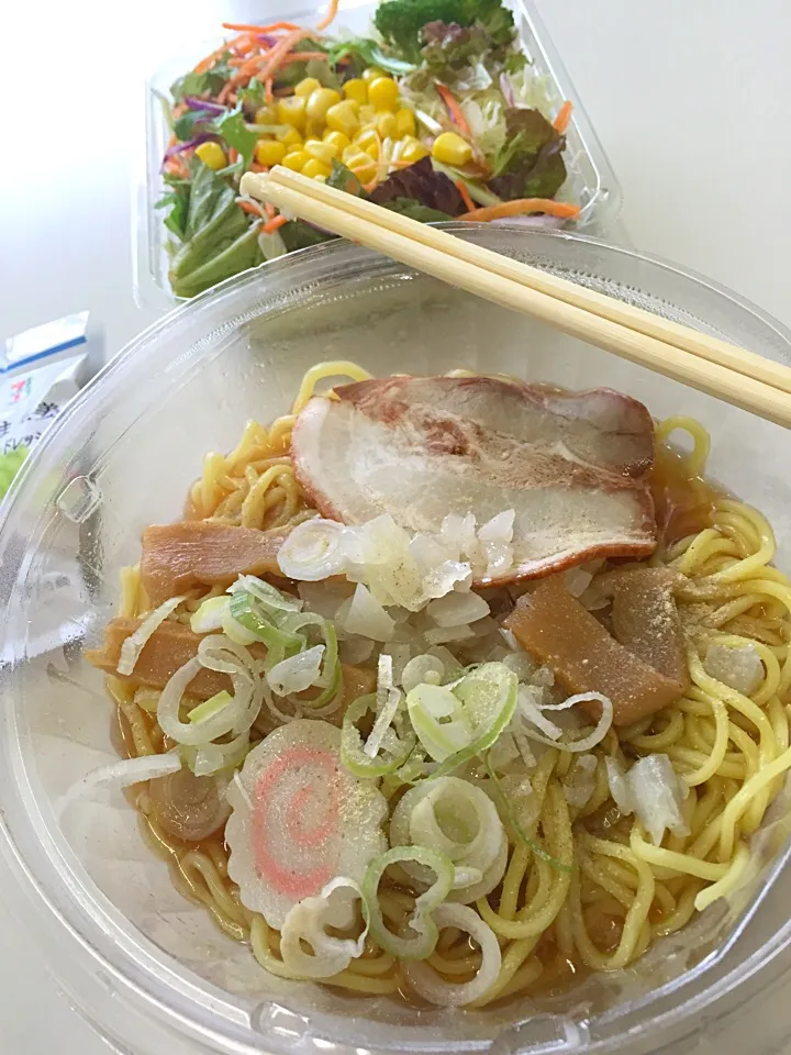 Snapdishの料理写真:セブンの冷やし八王子ラーメン|wildcat山猫さん