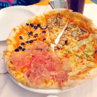 Snapdishの料理写真:Italy Pizza😘|wwwwwiiiさん