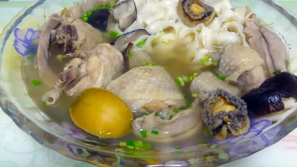 鲍鱼鸡汤面。。。abalone chicken noodle|steven z.y.さん