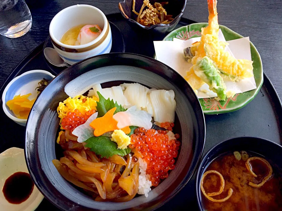 鳥取・白兎海岸にて！うさぎの三段跳び丼！！|さらば広島の長きまつげ(東京なう)さん