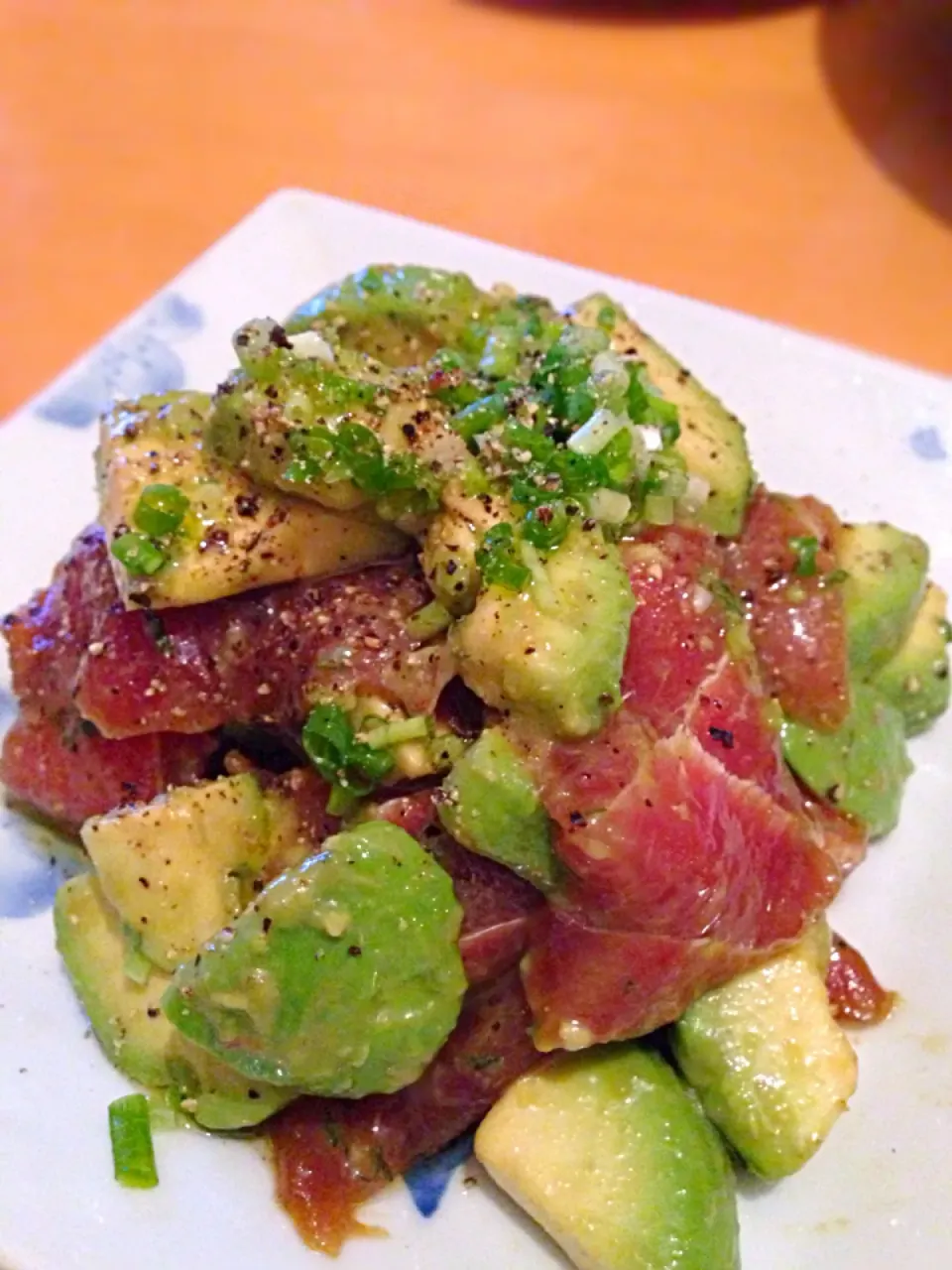 Snapdishの料理写真:マグロの漬けとアボカドの和え物 Marinated tuna with avocado|Funky Chefさん