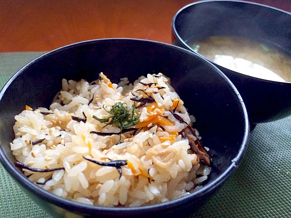 Rice cooked w/hijiki&vegetable🍚生姜香るひじき五目飯|🌈Ami🍻さん