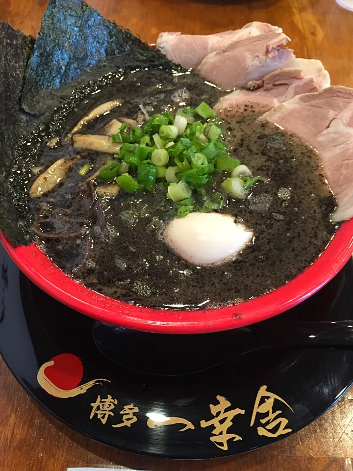 黒豚骨ラーメン|norishioさん