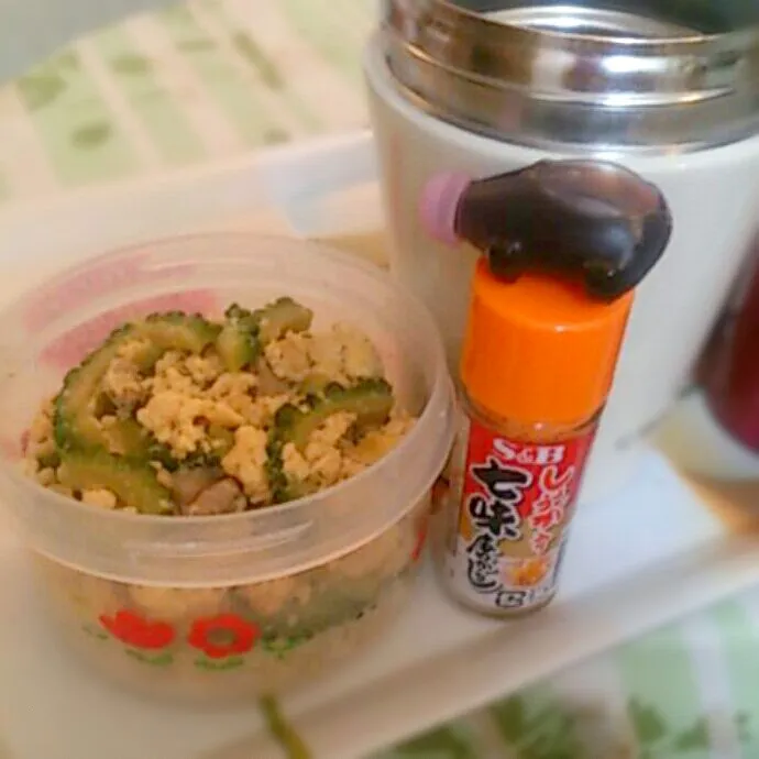 ゴーヤチャンプル丼+しじみのお味噌汁♪|りえさん