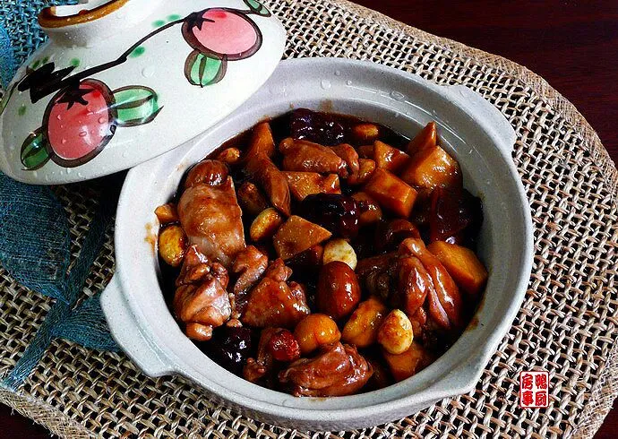 栗子焖鸡。。。chicken with chestnuts, dates...|steven z.y.さん