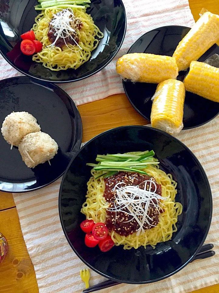 Snapdishの料理写真:即席肉味噌麺|erikaさん