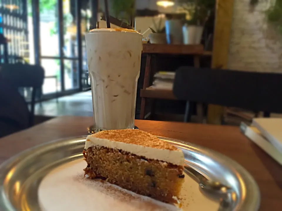 Caramel milk + pumpkin cream cheese|Kim Pakinyさん