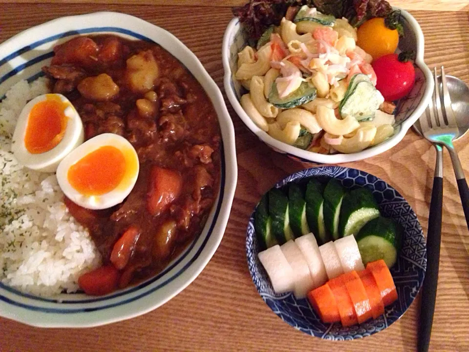 牛すじカレー、マカロニサラダ、ぬか漬け|ayumiさん