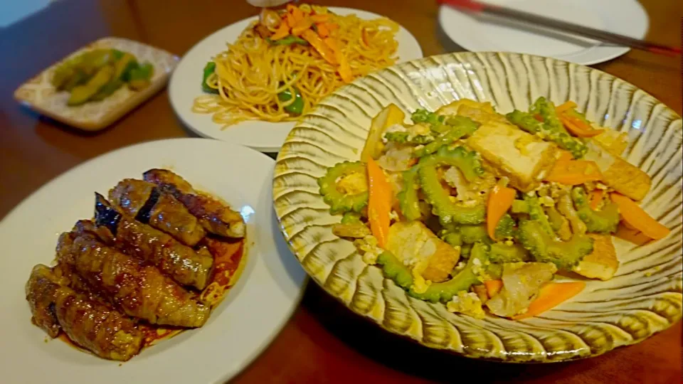 ゴーヤチャンプルと塩焼きソバ|あきたさん