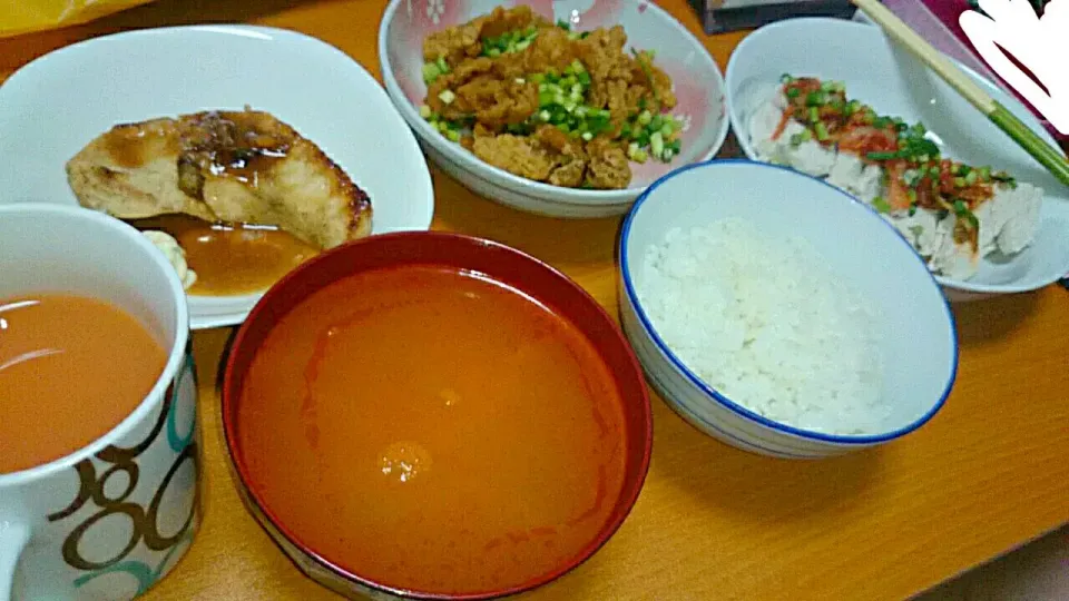 夜ご飯(かじきの塩レモンソテー、鶏皮ポン酢、キムニク)|しおさん