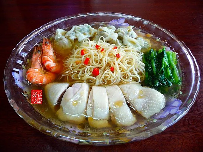 云吞鸡汤面。。。noodle soup with chicken and wonton|steven z.y.さん