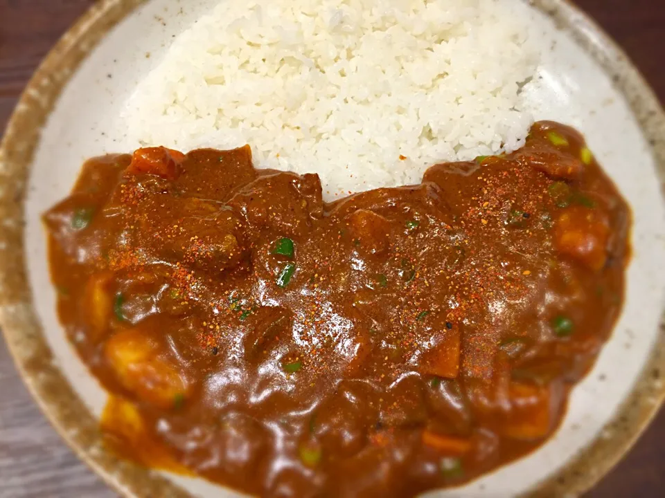 Snapdishの料理写真:関西地域限定  牛すじ煮込みカレー、やさいトッピング、小盛、10辛|buhizouさん