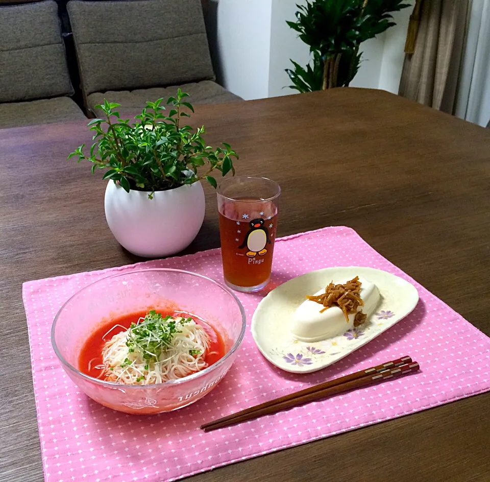 真っ赤なトマト素麺、冷奴なめたけ乗せ、たんぽぽ茶|pentarouさん