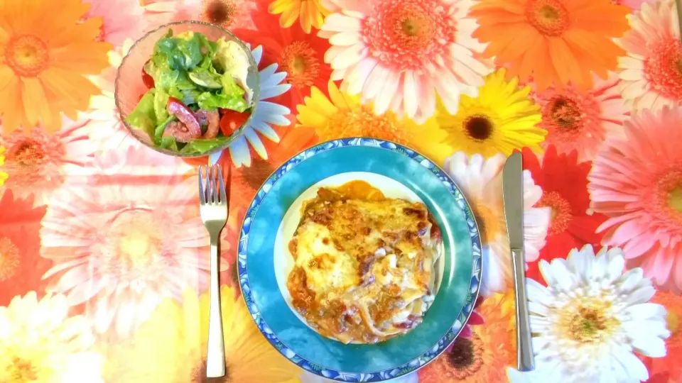 homemade Lasagne and mixed Salad|Najeskaさん