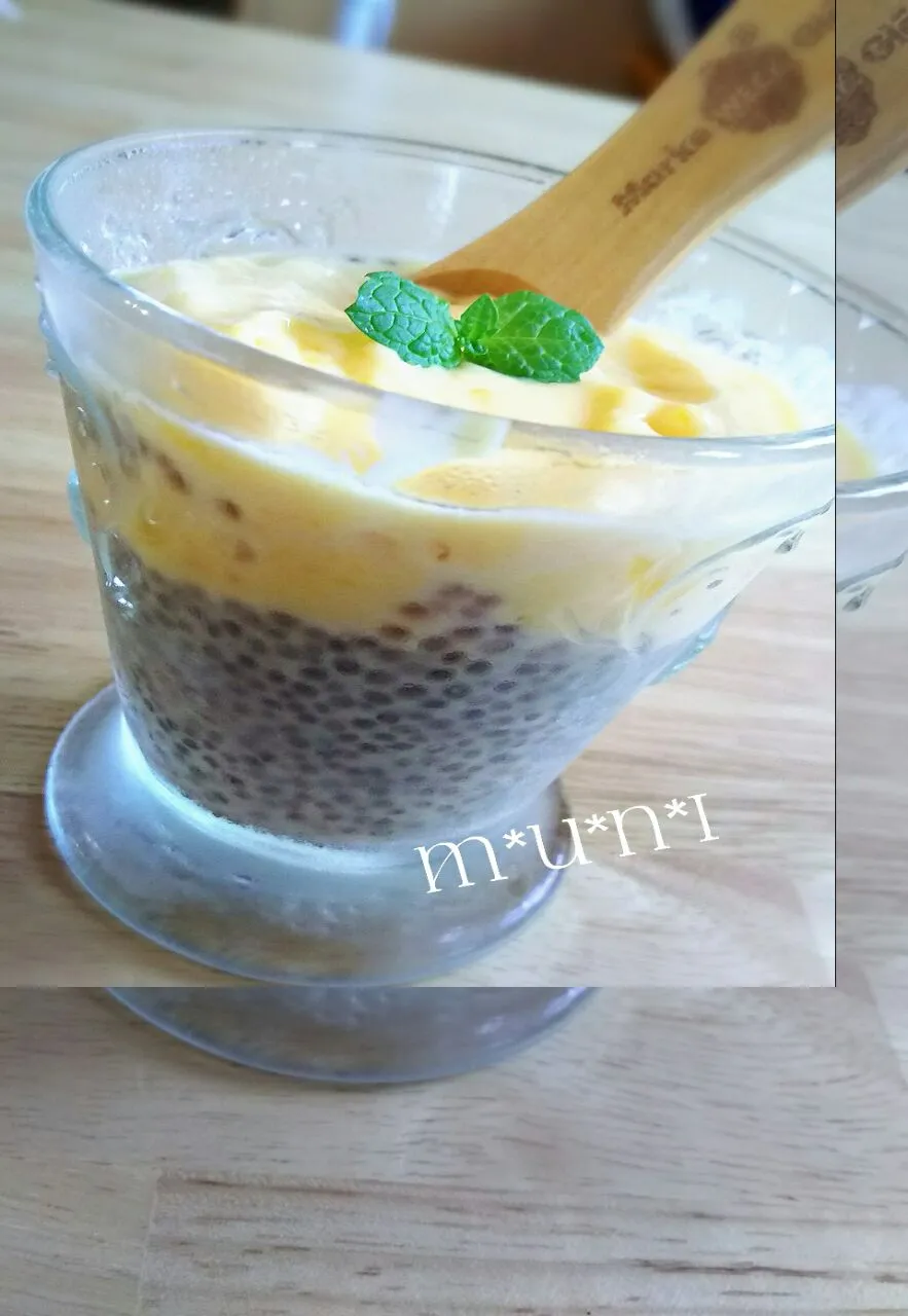 OMさんのCoconut milk & chia seeds pudding with seasonal fruits(fig)/ココナッツミルクとチアシードのプリン、季節のフルーツ添え(イチジク)|key♪さん