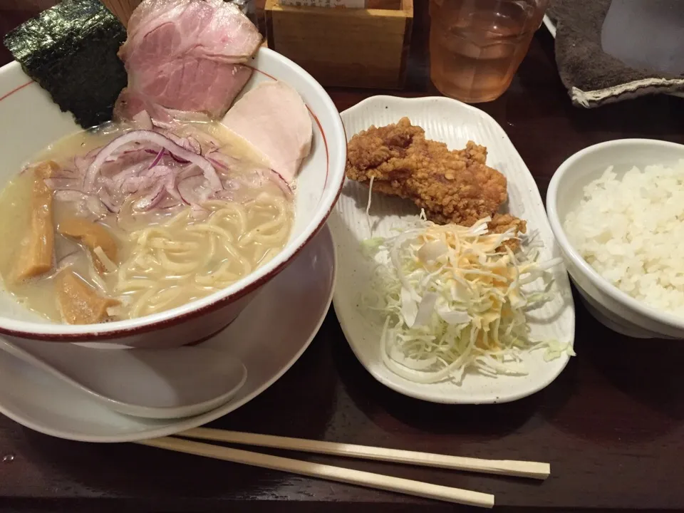 Snapdishの料理写真:うっ鷄そば・から揚げセット🍜|まさとさん