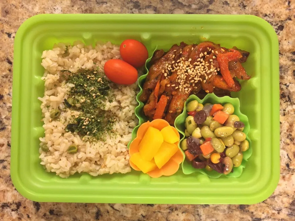 Spicy fish cake with brown rice and edamame salad|Anne Willさん