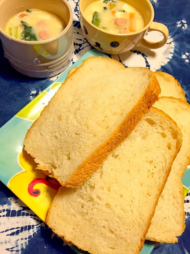 絶賛！豆乳消費中( ´͈ ᗨ `͈ )◞♡⃛豆乳🍞と豆乳スープ|さくたえさん