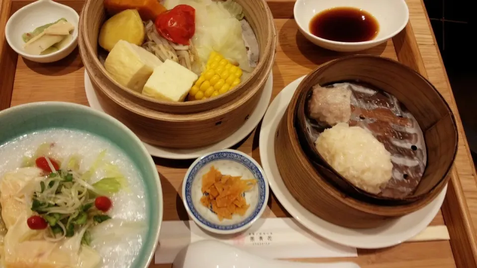 エビと湯葉のおかゆと飲茶のランチ|ぶりじっとえいちぇるさん