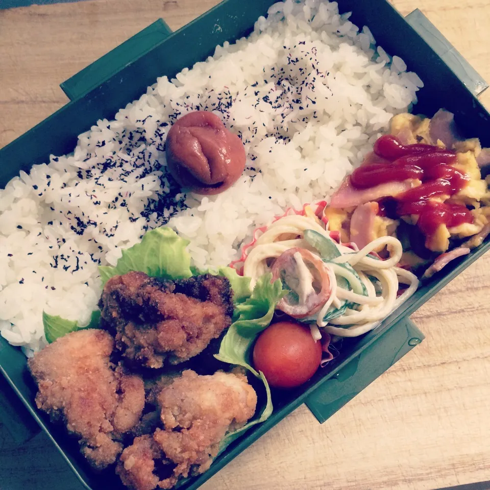 ♡ダンナ弁当♡  ☺︎唐揚げ  ☺︎スパサラ  ☺︎ベーコンスクランブルエッグ|Naaさん