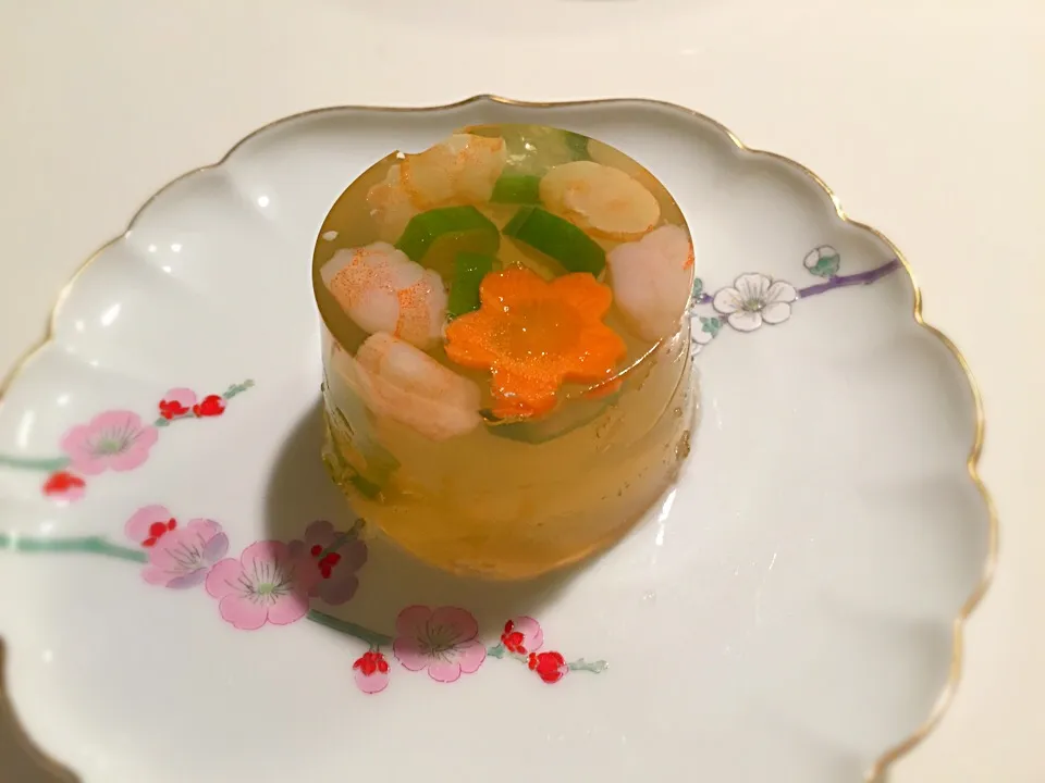 エビとオクラの昆布出汁ゼリー にんじん桜おまけ|黒猫飲茶さん