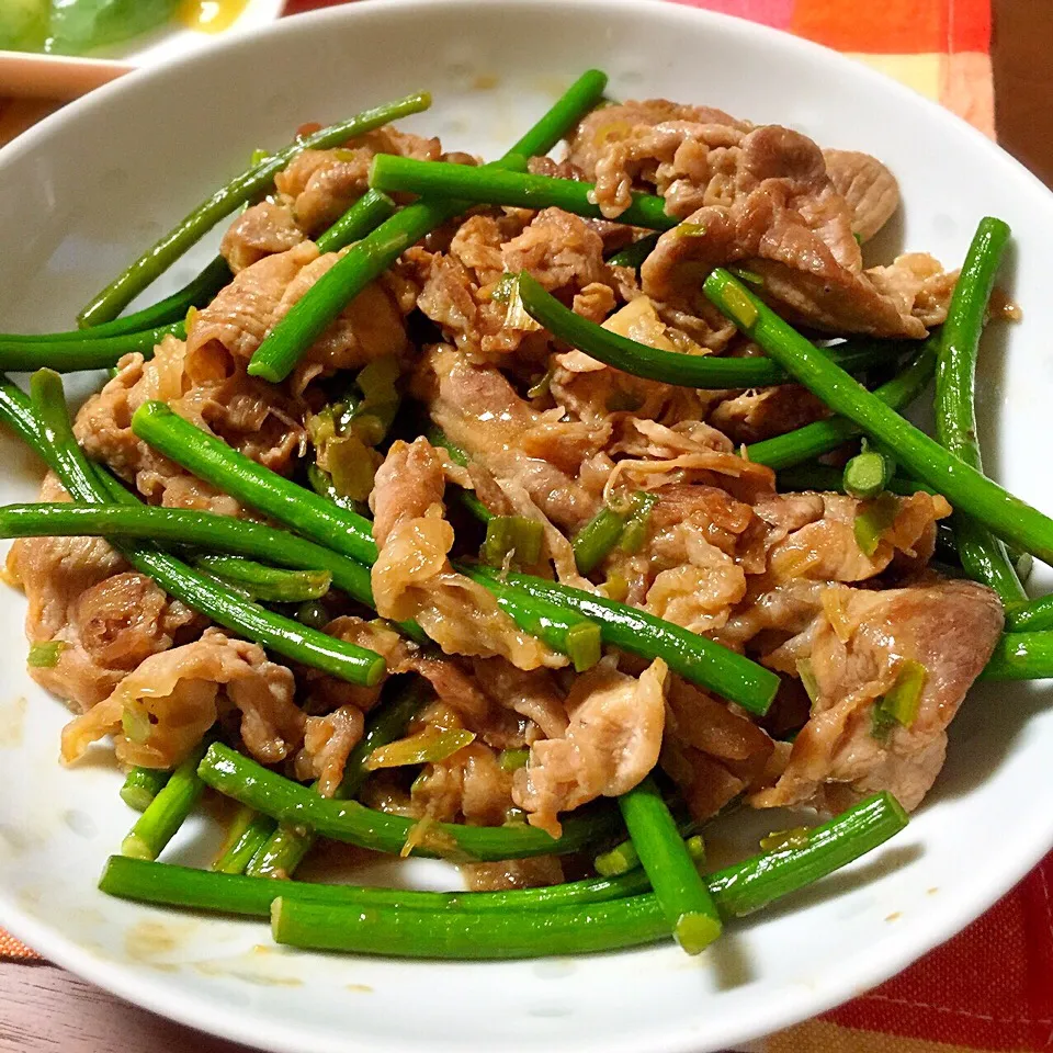 Snapdishの料理写真:ニンニクの芽の豚肉炒め|LOVE♡SWEETSさん