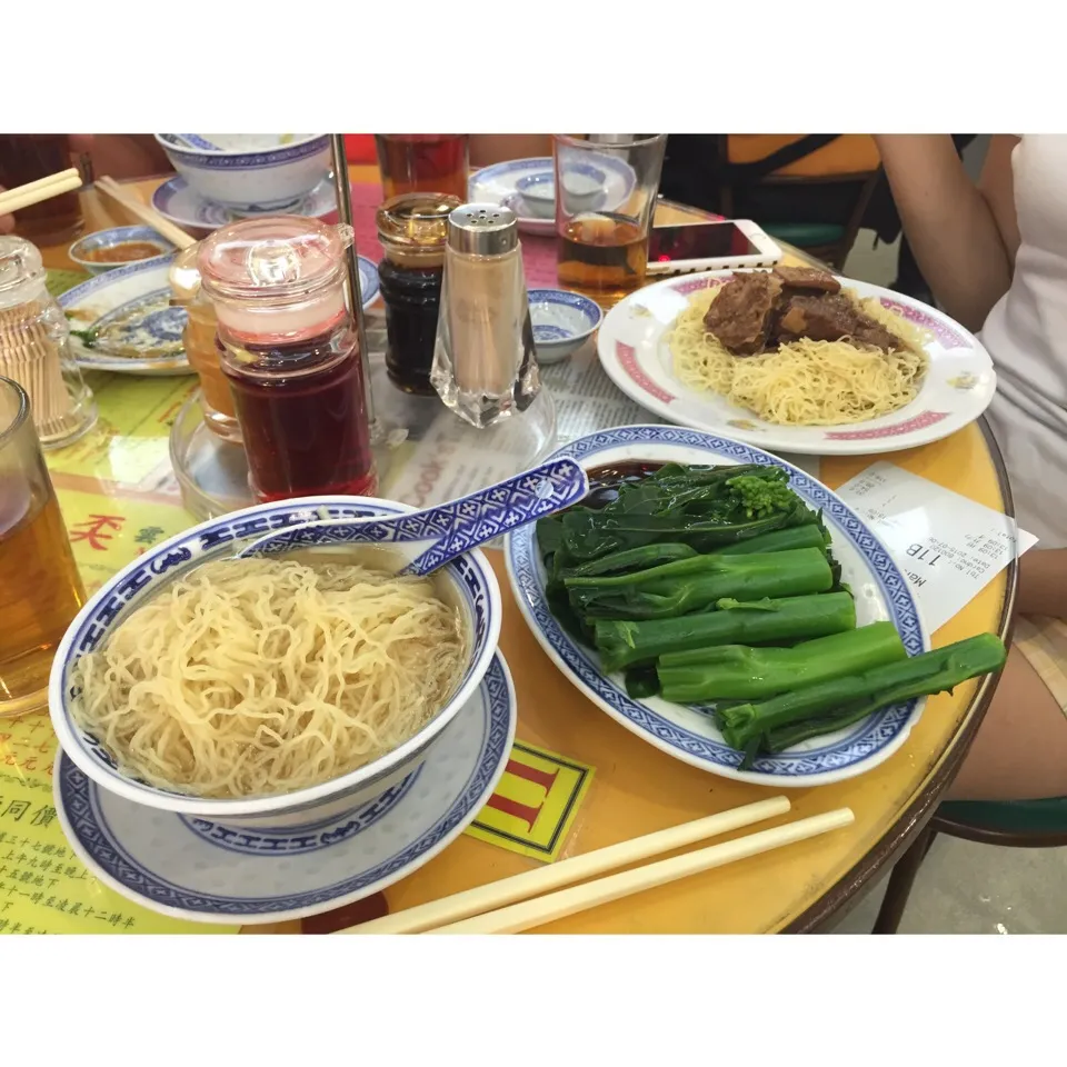 Snapdishの料理写真:香港の昼ごはん
Lunch of HK|olololoさん