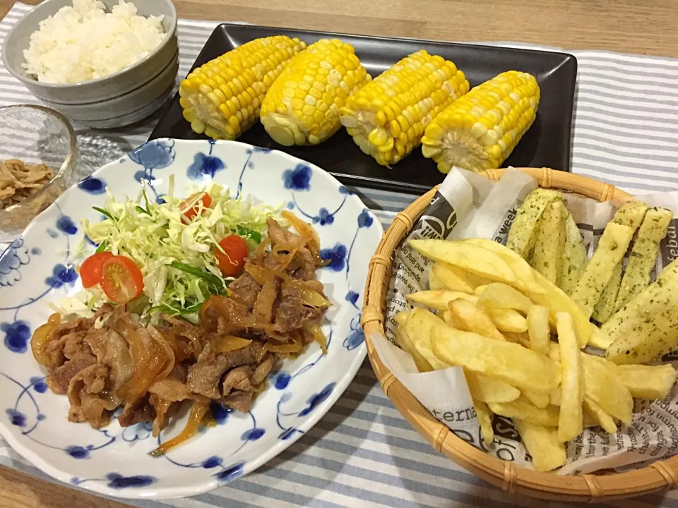 ソラチ豚丼タレで簡単豚肉炒め・フライドポテト・麺つゆで簡単ナメタケ・とうもろこし|まーままさん