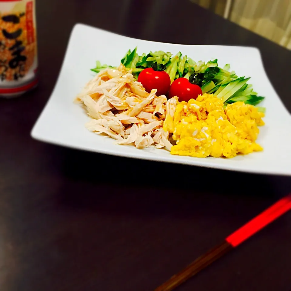 ちょっと体重増加気味のパパに…見た目はバッチリ冷やし中華♡麺は中華麺風コンニャクだよ♡|Emmarioさん