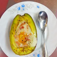 Snapdishの料理写真:avocado with egg|Tran Thanh Thuさん