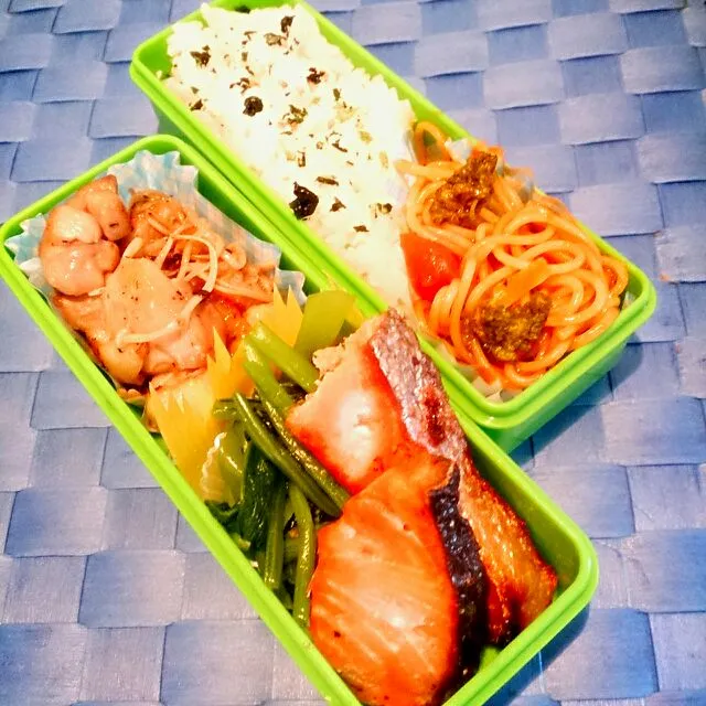 8/13旦那様お弁当
焼き鮭&ガリバタチキン|Reikoさん