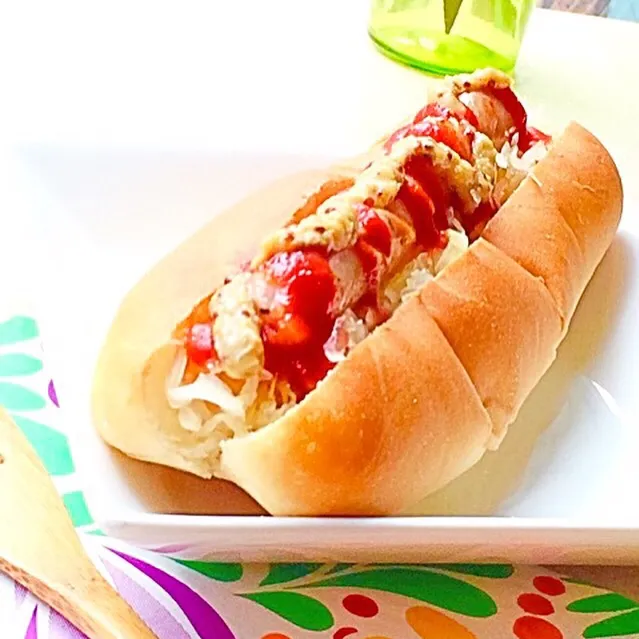 Sauerkraut sausage hotdog ザワークラウトとソーセージのホットドッグ  #cflat #cafe #OSAKA|心斎橋  C Flat Cafeさん