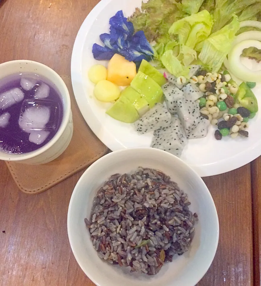 Salad with Butterfly Pea/Butterfly Pea Rice/Butterfly Pea&Lemon Juice|SaSaさん