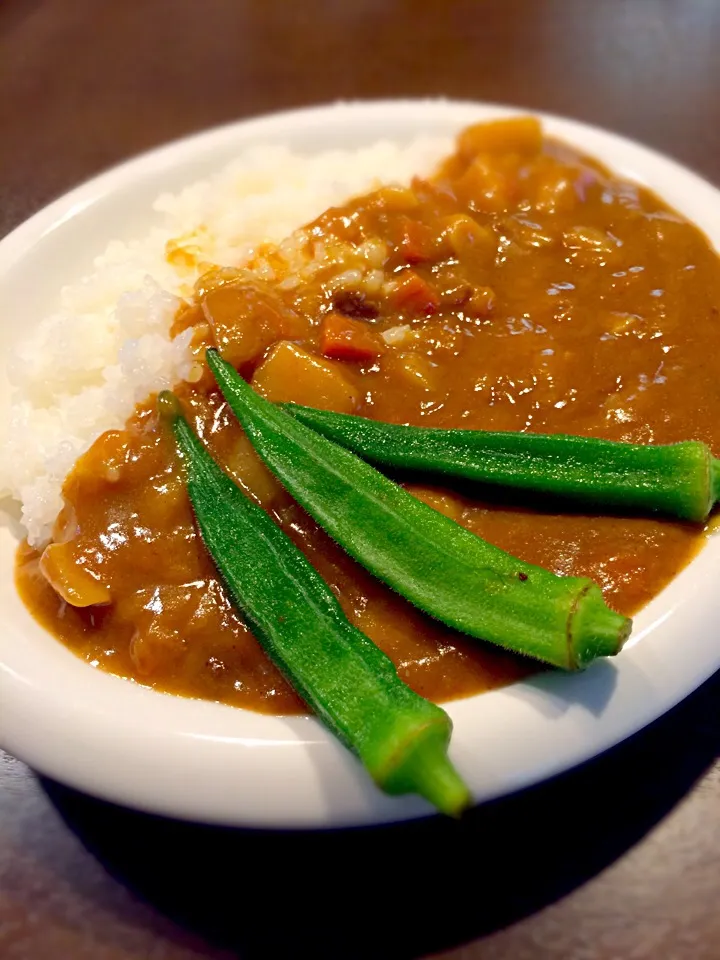 無印のカレーとオクラ|男オオカミさん