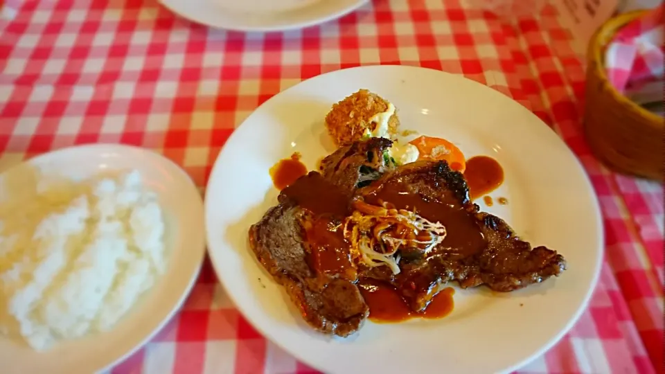 新潟市東区 ハーベストのステーキランチ|ミナミ ヒロヤさん