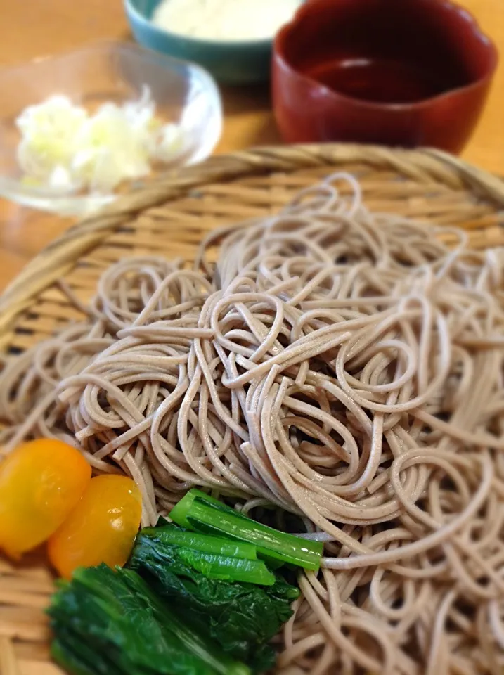 長野で買ったどんぐり粉入りの蕎麦。ざらっとした食感、なかなか美味しい♪|hoppycowさん