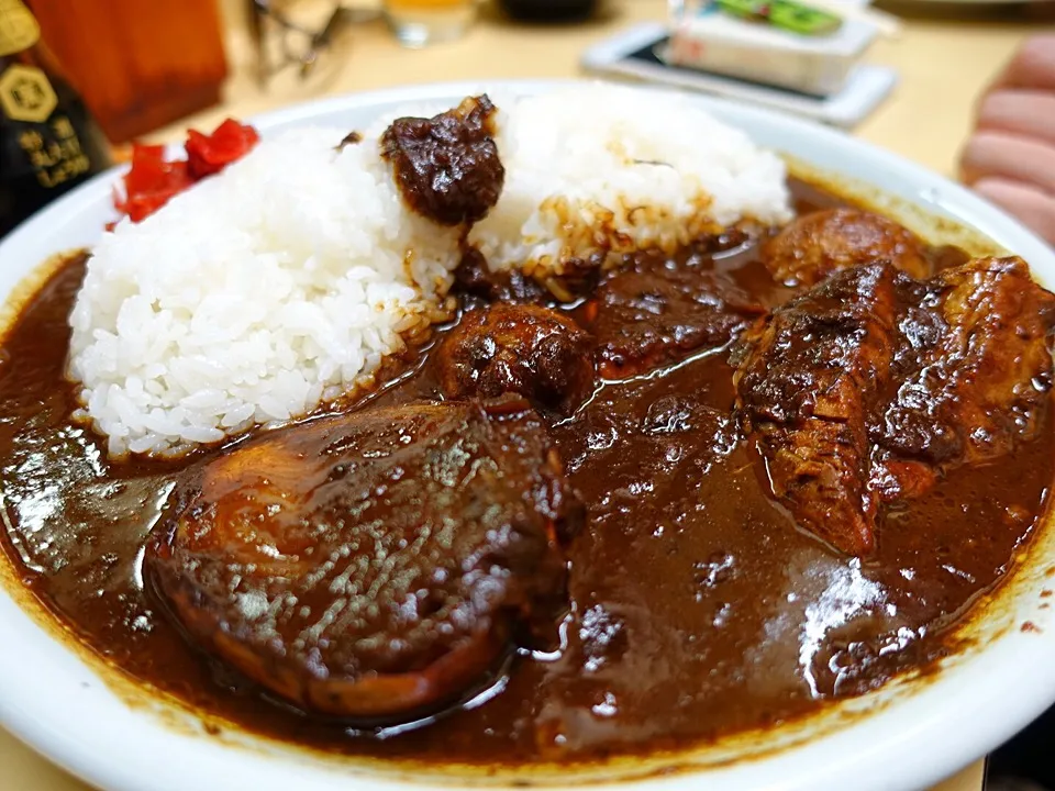 Snapdishの料理写真:幸軒 出前で東印度カレー商会の上上豚カレー|ddr3rdmixさん