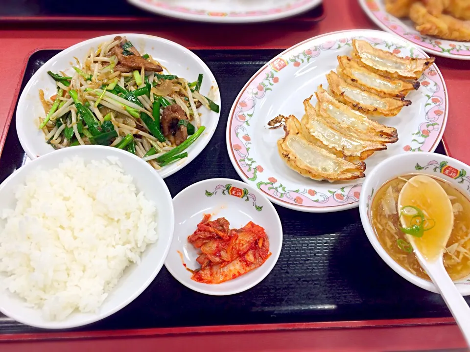 ニラレバ炒め定食|ぽてとさん