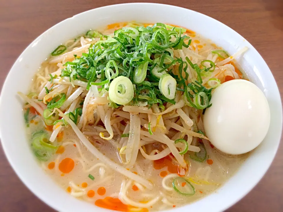 醤油豚骨ピリ辛もやし増し増しラーメン|fleur ❁︎⑅*さん