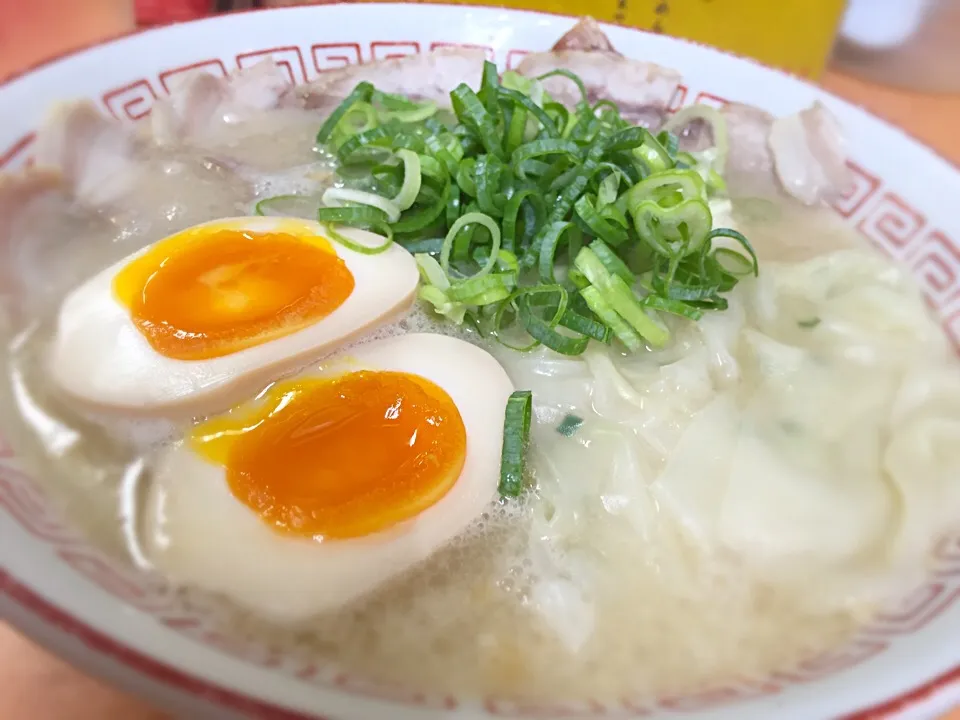 三種盛ラーメン@長浜ナンバーワン祇園店(博多)|かっちっさん