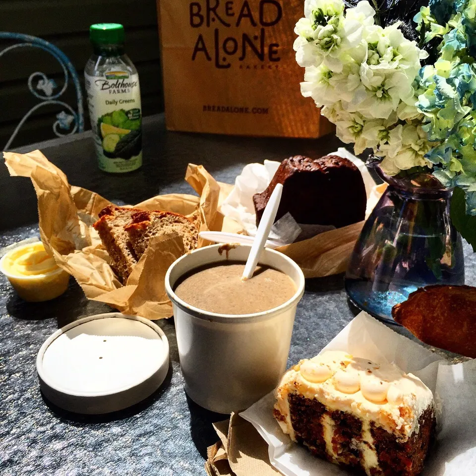 Carrot cake, Chocolate pound cake, Mushroom cream soup.|tayukoさん