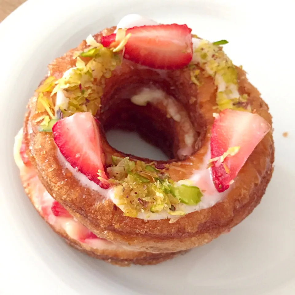 Strawberry cronut from Brunetti|catwoollyさん