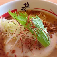 Snapdishの料理写真:天然塩ラーメン|なおさん