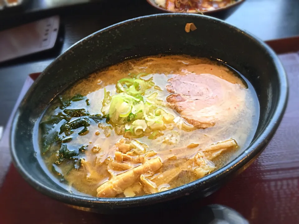 麺屋 稀水 岩塩らーめん 平打ち麺|TOMOさん