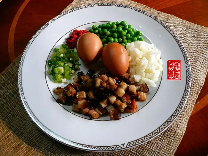 Snapdishの料理写真:腊肉炒饭。。。cured pork fried rice 1|steven z.y.さん