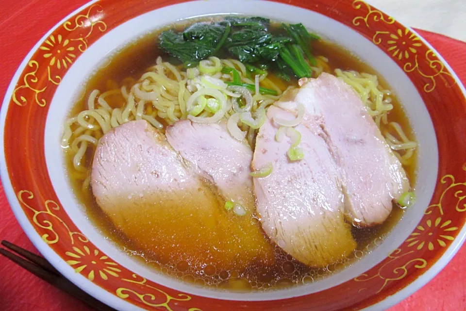 20150814（金）昼食。チャーシュー麺。この間、塊でお取り寄せした吉田ハム工場の業務用チャーシューを載せて。|Keiko Moritaさん