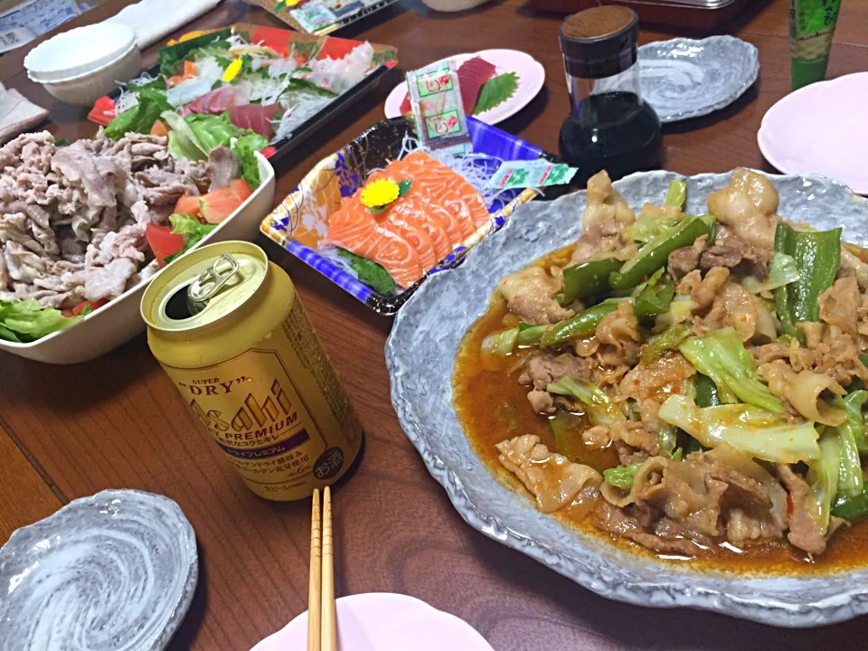 お盆なので実家に帰省中〜 豚しゃぶサラダと回鍋肉を作りました💞|もえさん